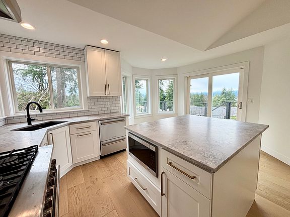 5th image of 17854 149th Ave NE