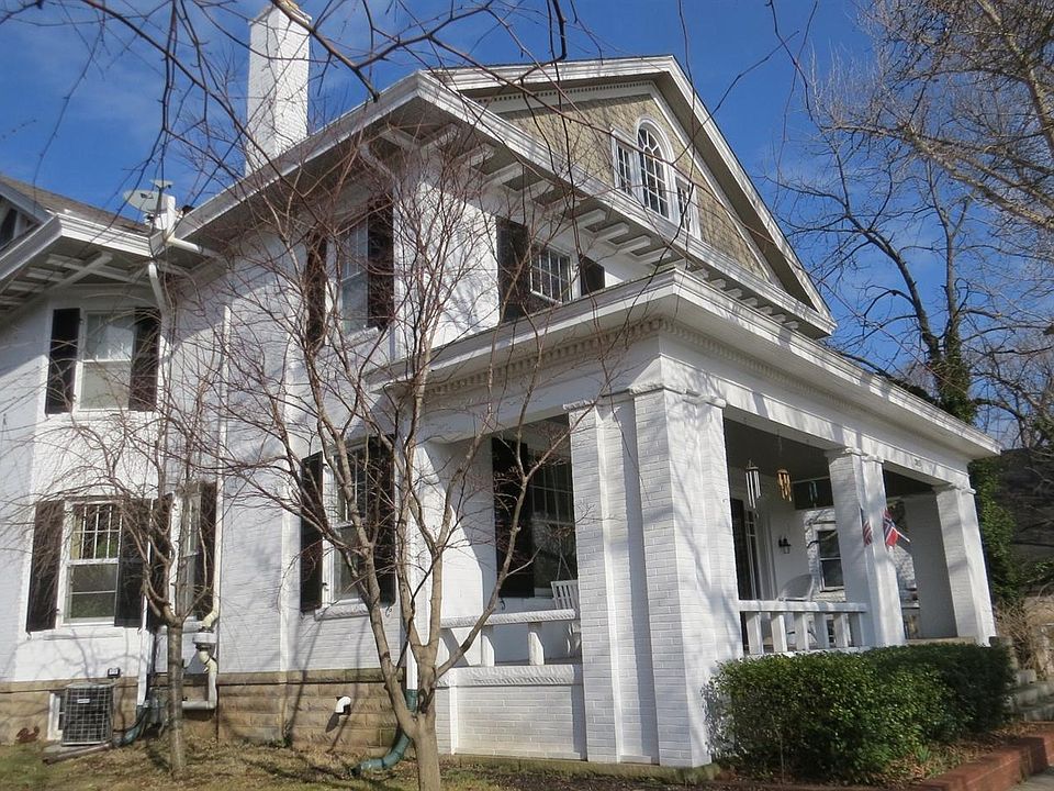 1st image of 305 W Main St