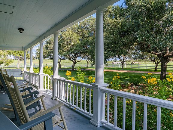 3rd image of 2030 Hertel Rd