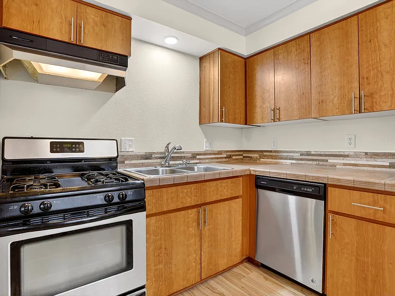 8950 N Kellogg St #15 — Photo 15