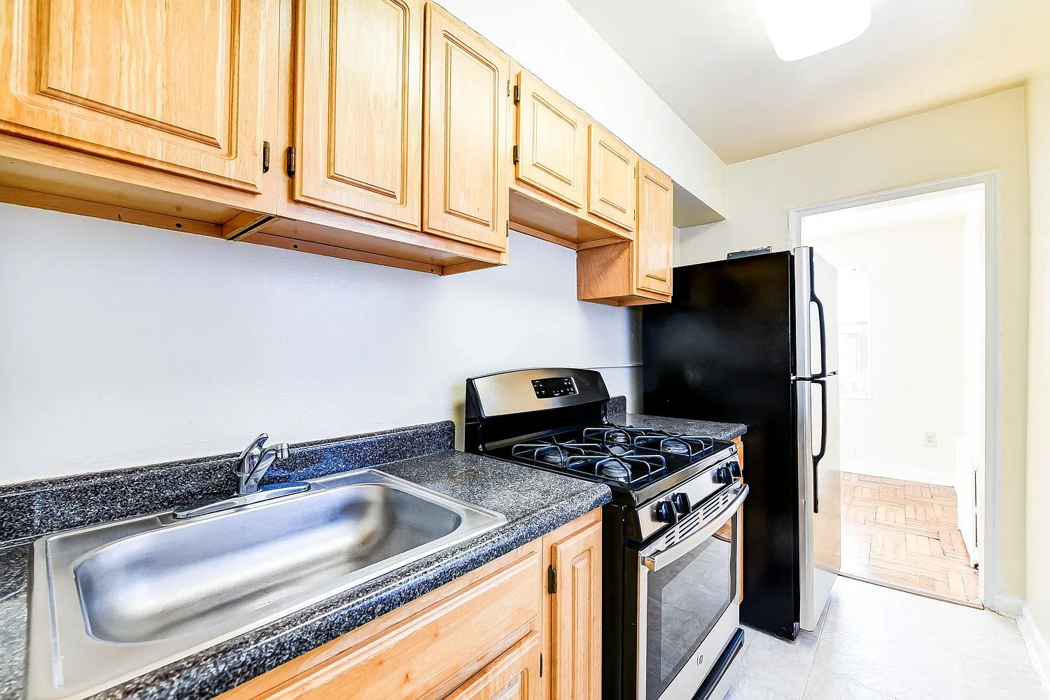 Richman Apartments — Photo 3