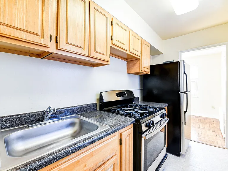 Richman Apartments — Photo 3