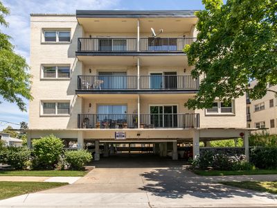 8001 Lockwood Ave APT 306, Skokie, IL, 60077