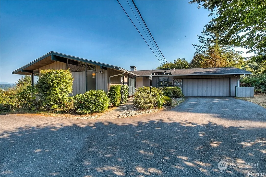 4331 S 239th Place photo 1