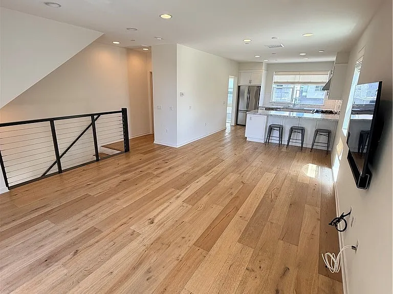 1527 Sullivan Ave — Photo 10