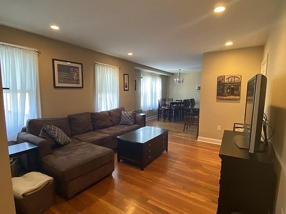 4th image of 9 Belmont St APT 1