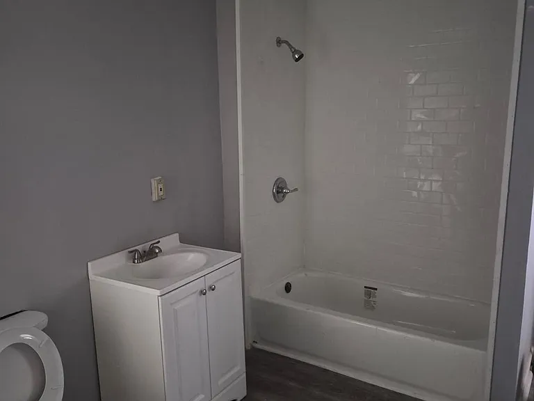 902 Douglass St #2 — Photo 3