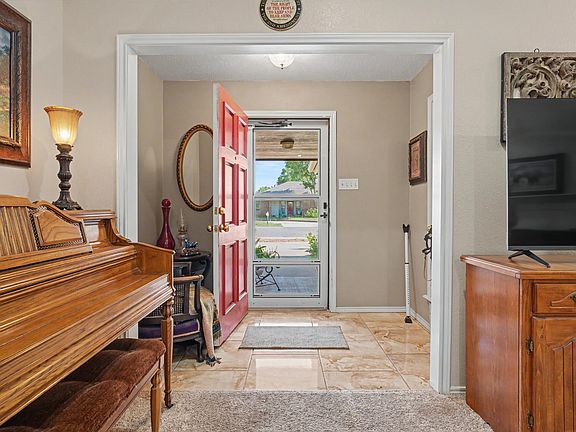 3rd image of 5021 58th St