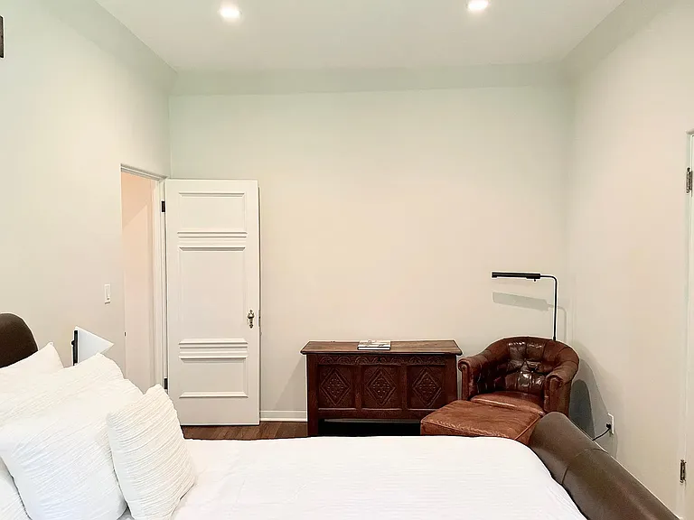 1330 N Harper Ave #108 — Photo 4