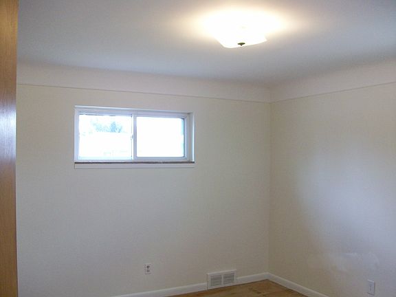 4th image of 20501 Cedar St