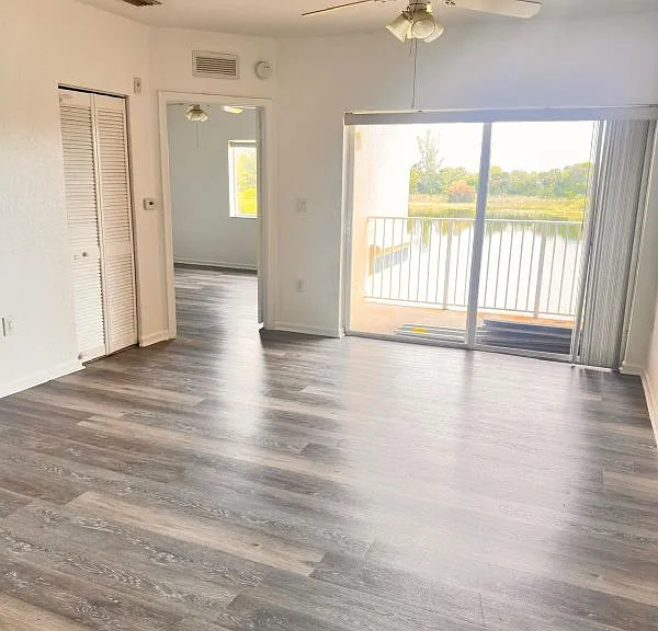 1145 Golden Lakes Blvd #724 — Photo 2