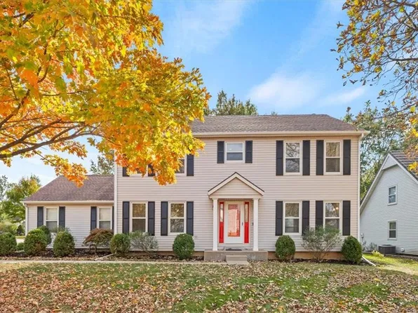 5901 W 152nd St, Overland Park, KS 66223