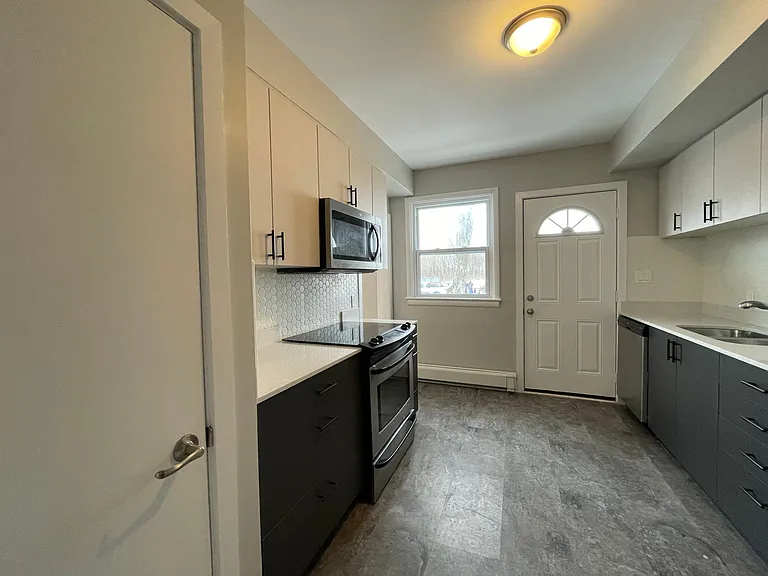 80 Barbara Ave — Photo 12