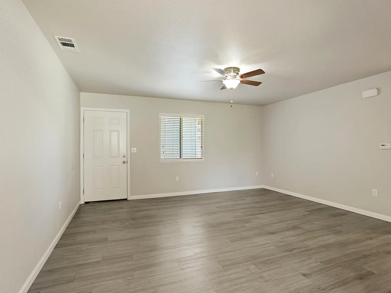2 bed, $1,700 — Photo 4