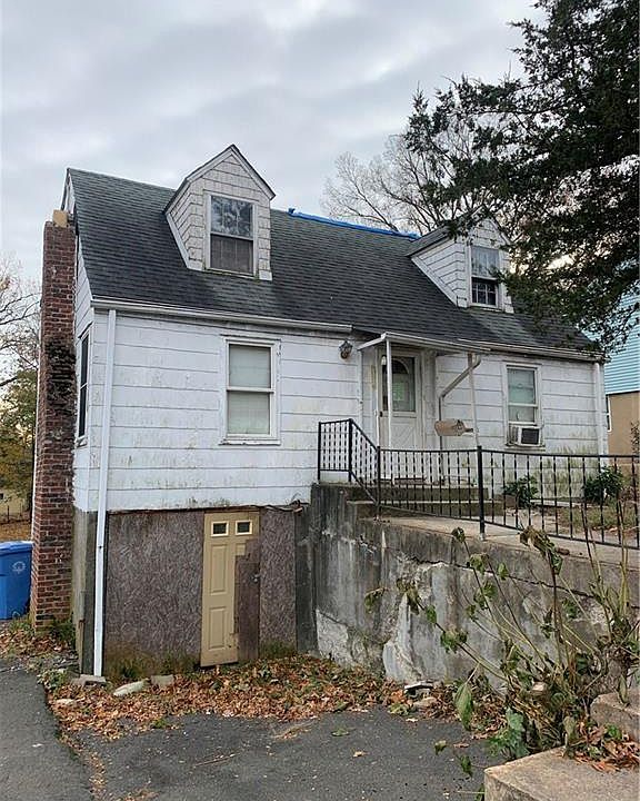 2nd image of 42 Pentlow Ave