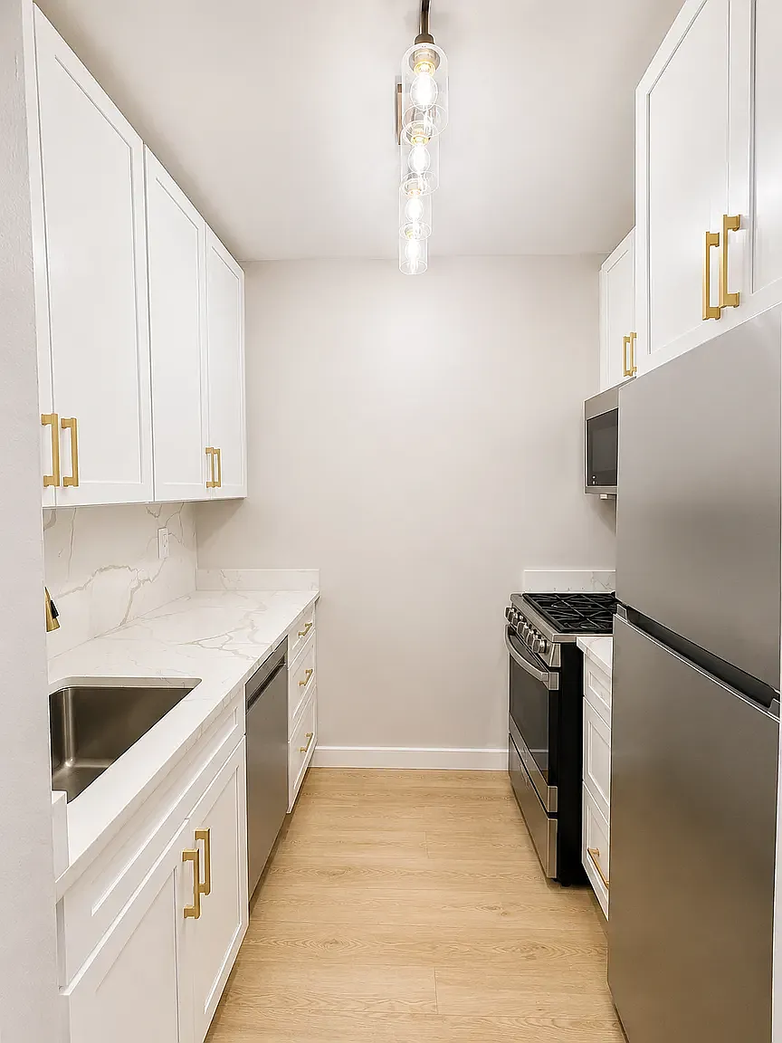 393 West 49th Street — Photo 2