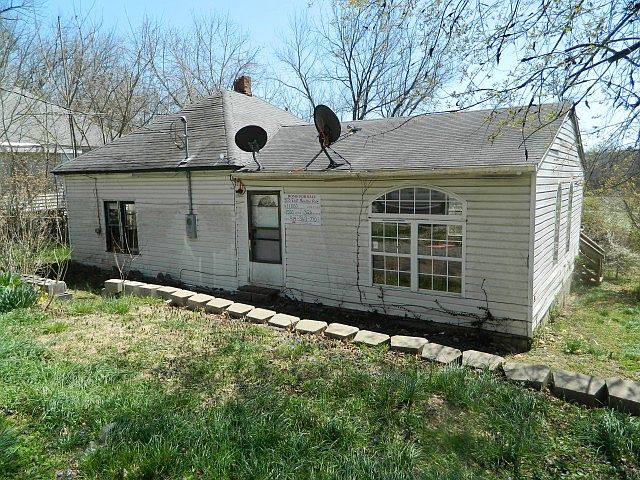 1st image of 503 E Meadow Ave