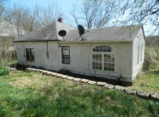 503 E Meadow Ave, Crane, MO 65633
