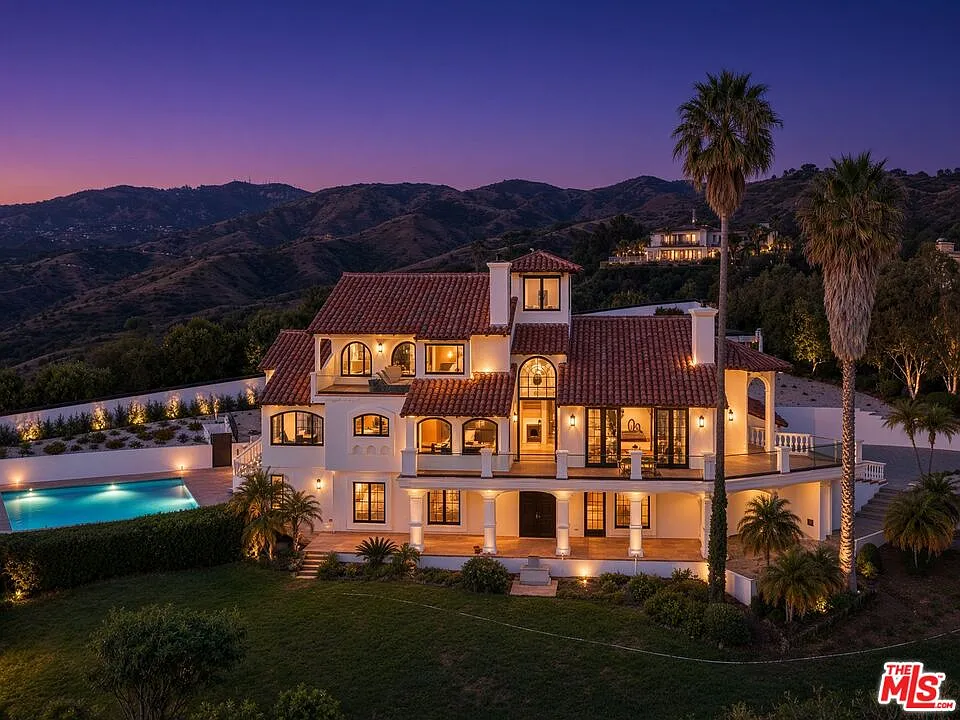 3909 Villa Costera