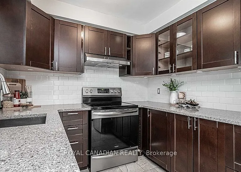 87 John Walter Cres — Photo 8