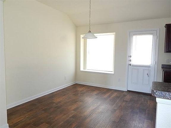 3rd image of 5048 Glen Eden Dr
