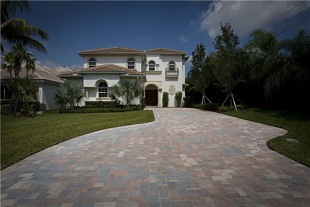 2nd image of 7001 Mallorca Cres