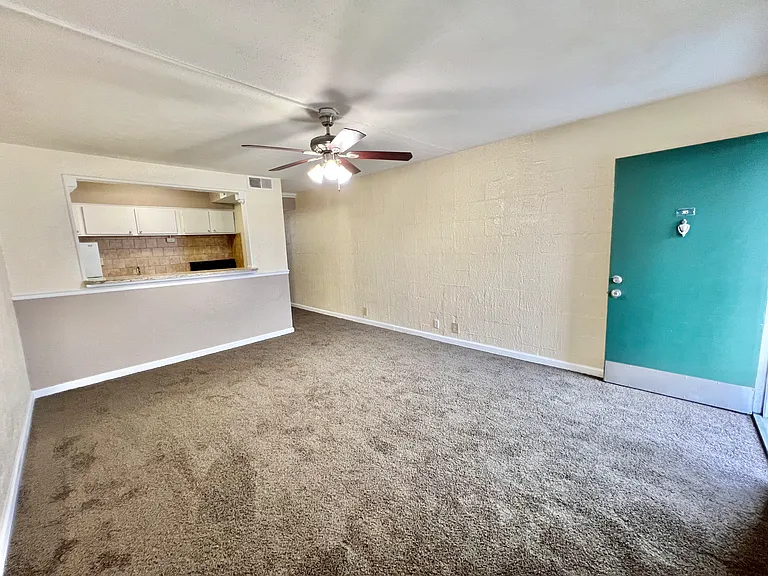 Heather House Apartments — Photo 20