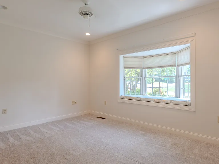 8196 Course View Dr — Photo 18