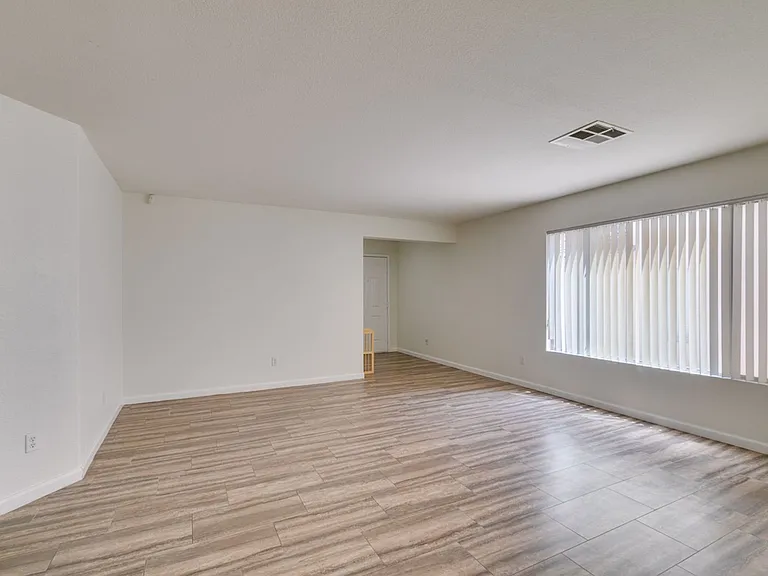 5025 Glittering Star Ct N — Photo 9