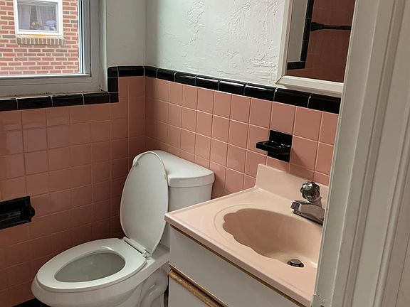 5th image of 8324 Alma St Floor 2