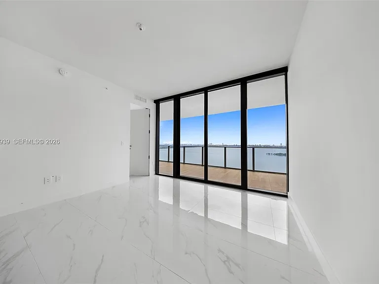 700 NE 24th St #1706 — Photo 41