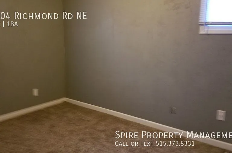 1504 Richmond Rd NE — Photo 8