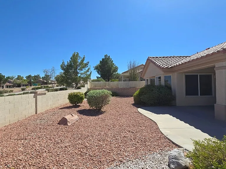 10713 Paradise Point Dr — Photo 16