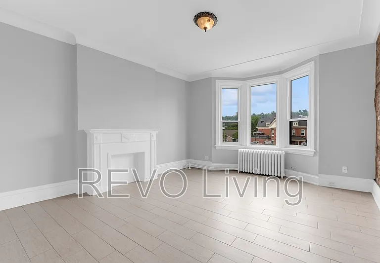 477 King St E #463 — Photo 1