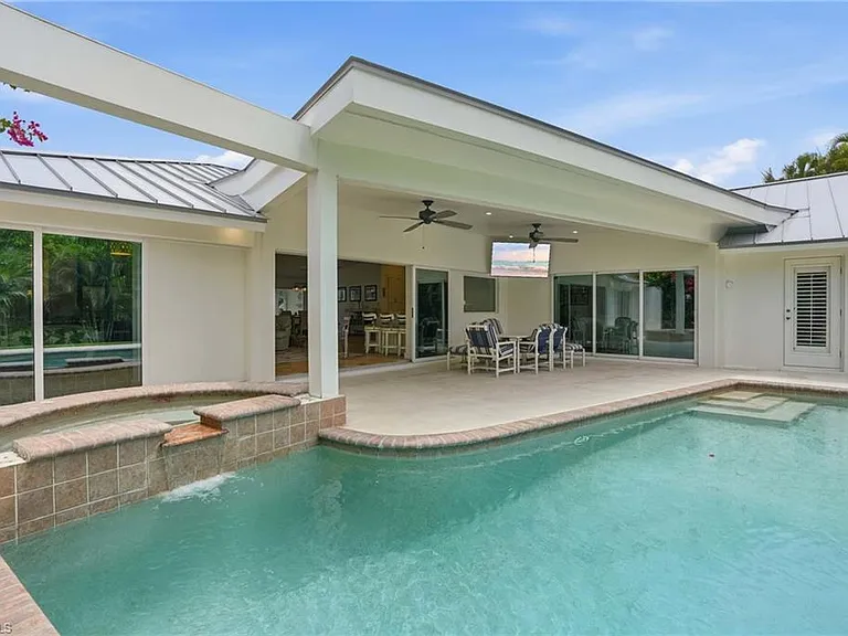 506 Pine Grove Ln — Photo 42