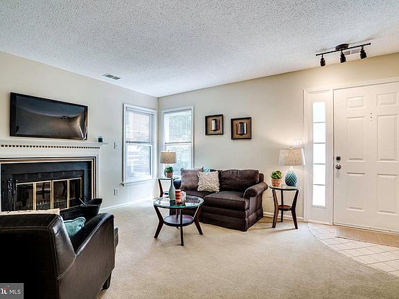 5th image of 3151 Covewood Ct Unit M