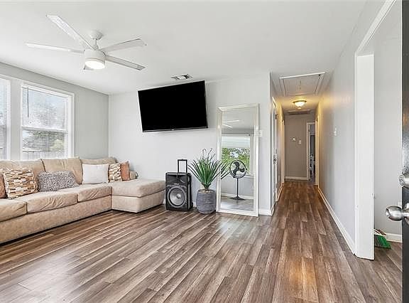 5th image of 601 Mehle St
