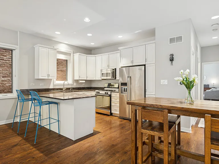 1411 N Mohawk St #1 — Photo 5
