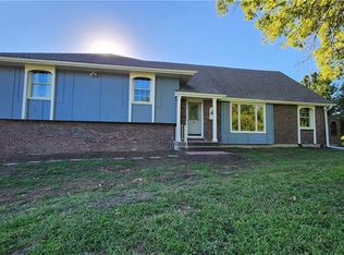 24320 S Grabe Rd, Peculiar, MO 64078