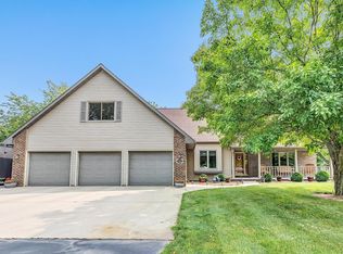 1587 Conrad Dr, Green Bay, WI 54313
