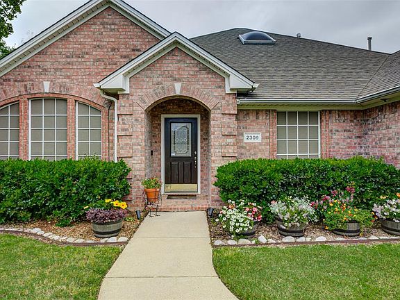 3rd image of 2309 Everton Dr
