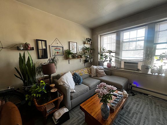 5th image of 206 Massachusetts Ave #6R