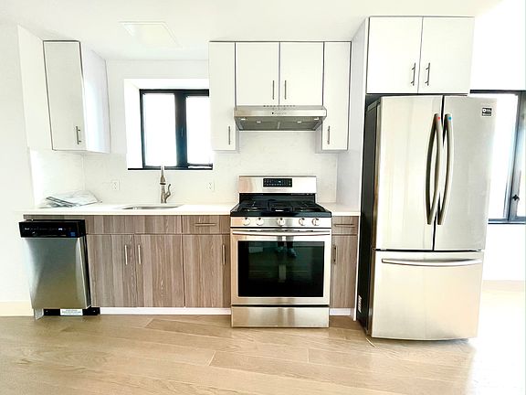 3rd image of 62-98 Woodhaven Blvd #6E