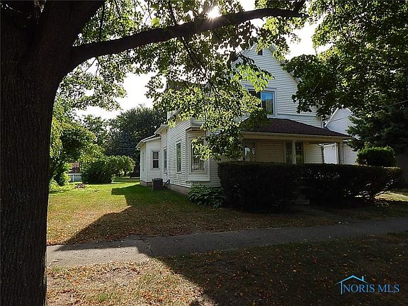 3rd image of 219 S Franklin St
