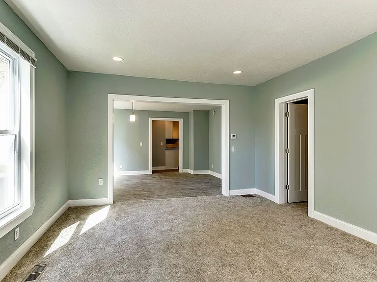 1049 25th Ave SE #1 — Photo 9