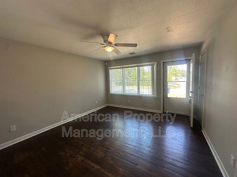 4 bed, 2.0 bath, 1224 sqft, $1,500 — Photo 3