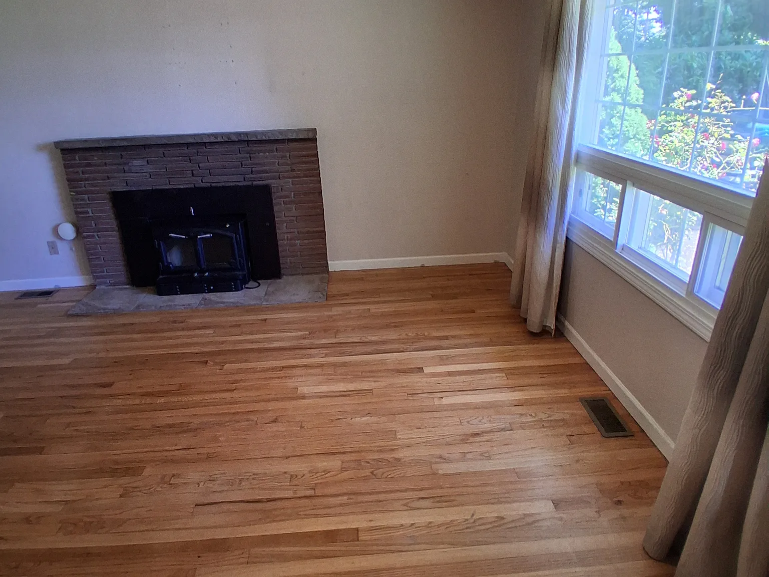 2 bed, 840 sqft, $2,300 — Photo 4