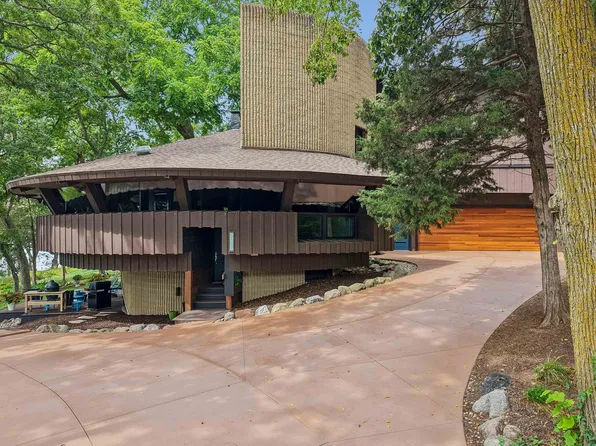 W9225 Ripley Rd, Cambridge, WI 53523