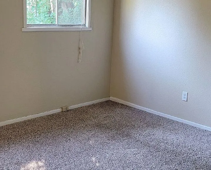 1110 Spruce St — Photo 3