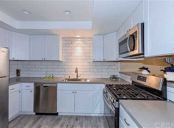 4th image of 2109 W Edinger Ave #14